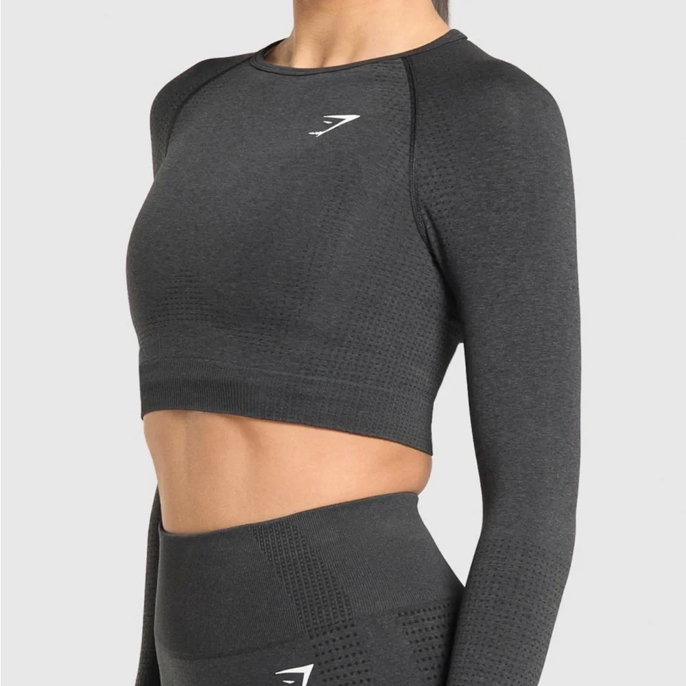 NWOT Gymshark Vital Black Long Sleeve Crop Top - Picture 3 of 4